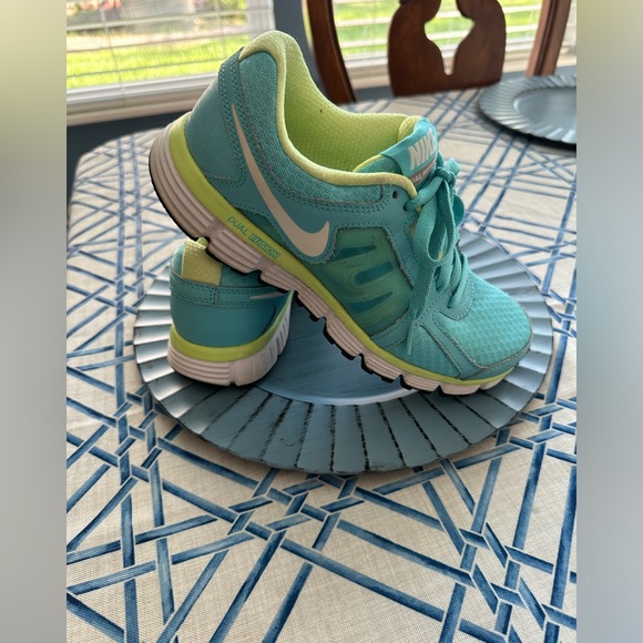 Like New Ladies Nike Athletic Shoes, size 7. Turquoise.& Lime Green Colors - Picture 3 of 6